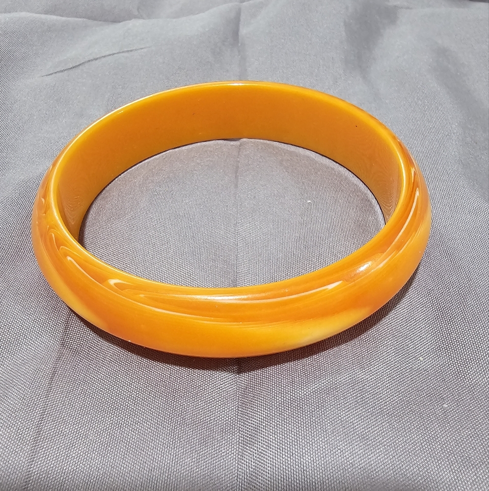 Vintage Butterscotch Swirl Bakelite Bangle Bracelet